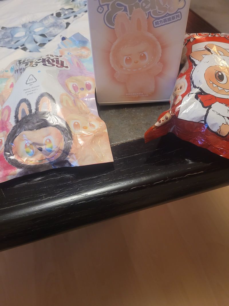 Zwei Labubu zu einen Preis