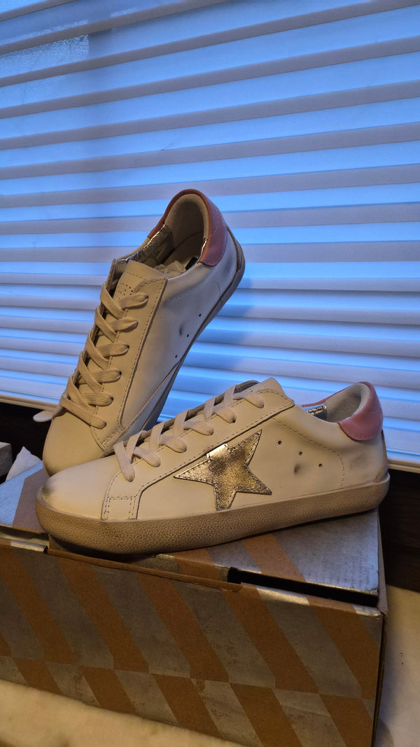 Golden Goose Superstars