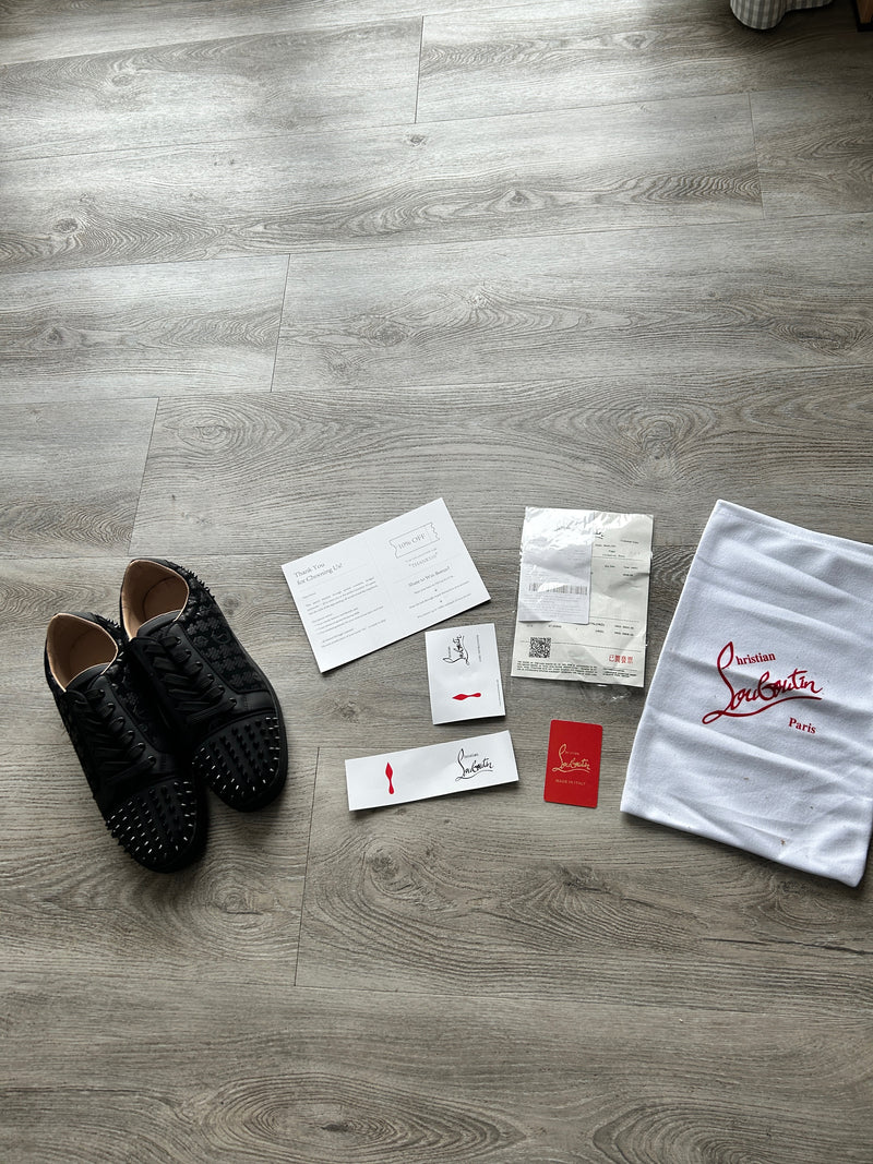 Herren schuhe in schwarz mit nieten und roter Sohle Größe 45