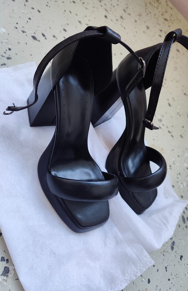 Schuhe Größe 34