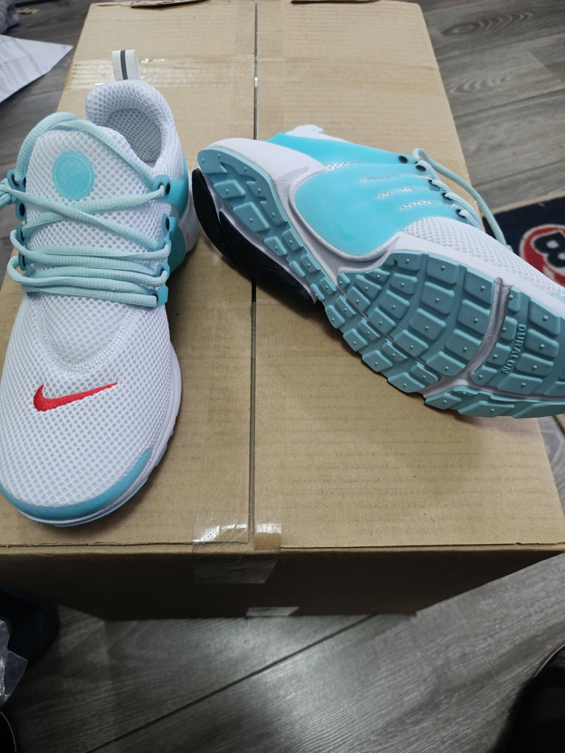 Nike Schuhe 42
