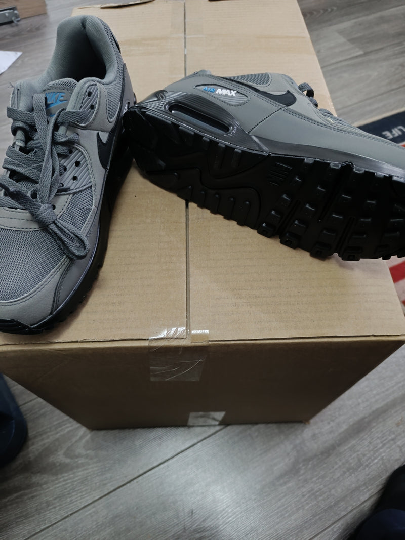 Nike Schuhe 45