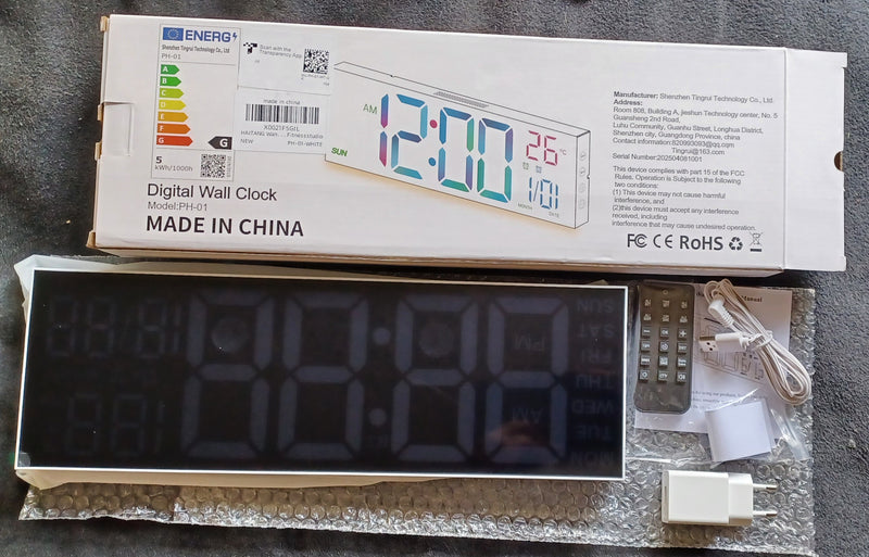 Grosse digitale Wanduhr