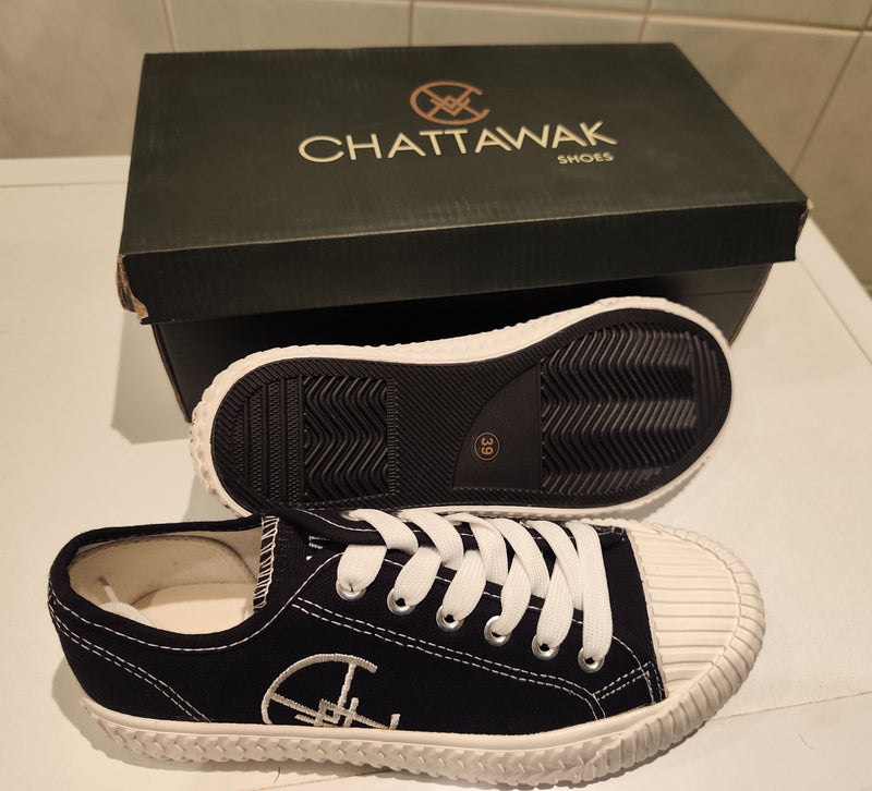 Sneaker Größe 39
