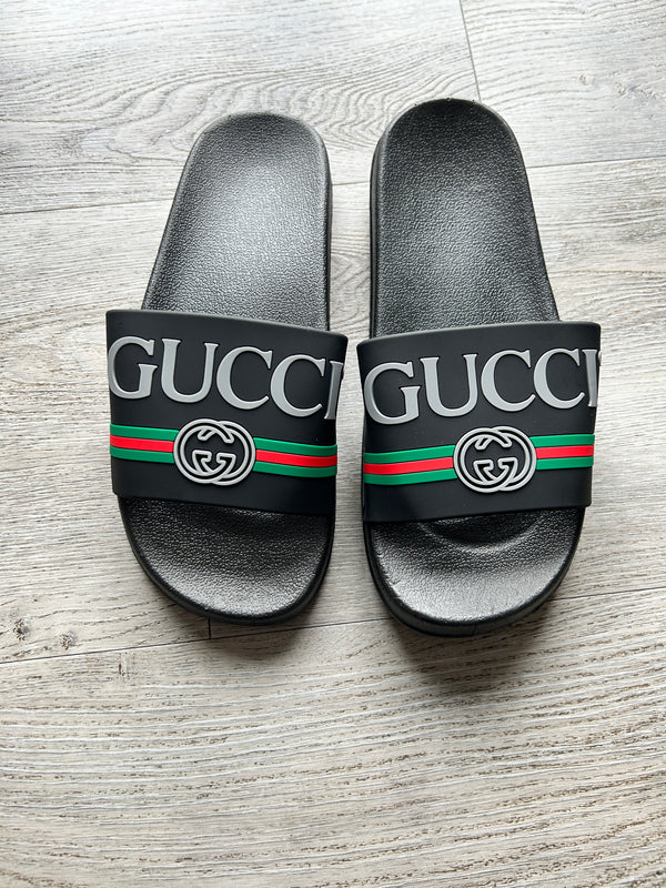 Badeschuhe von Gucci Größe 43
