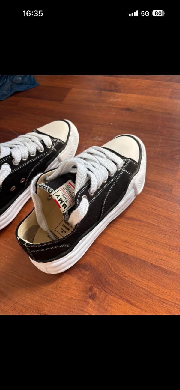 Maison Miharas Schuhe